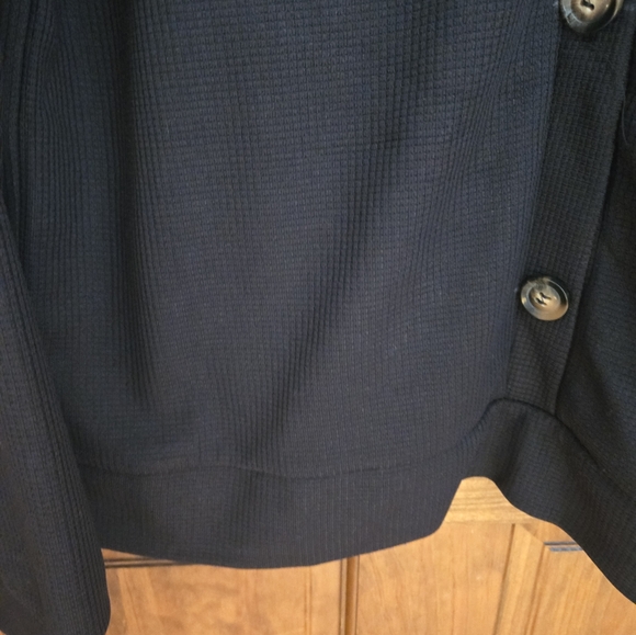 Black buttoned shirt - Picture 4 of 4